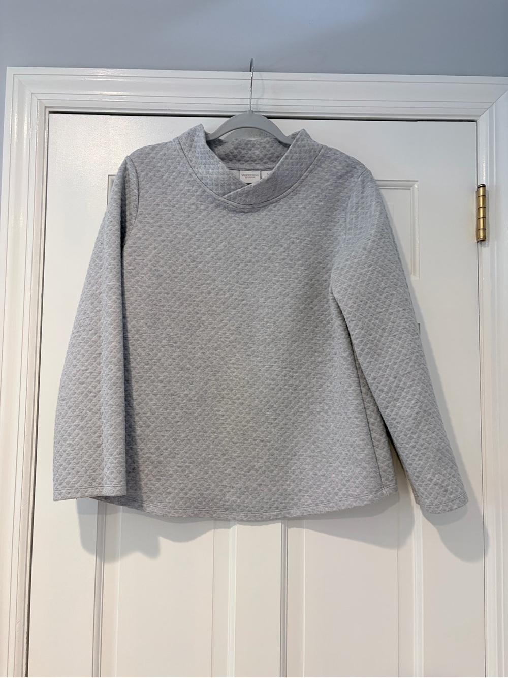 Weekends by Chico’s Gray Textured Cowl Neck Pullover Top Size 1 M 8-10